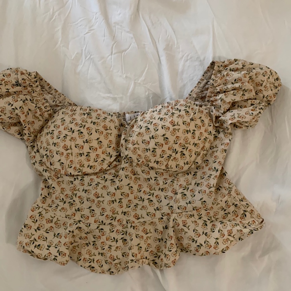Cute blouse with built in  padding